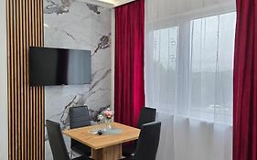Jessy - Jes Lux Apartments Free Private Parking